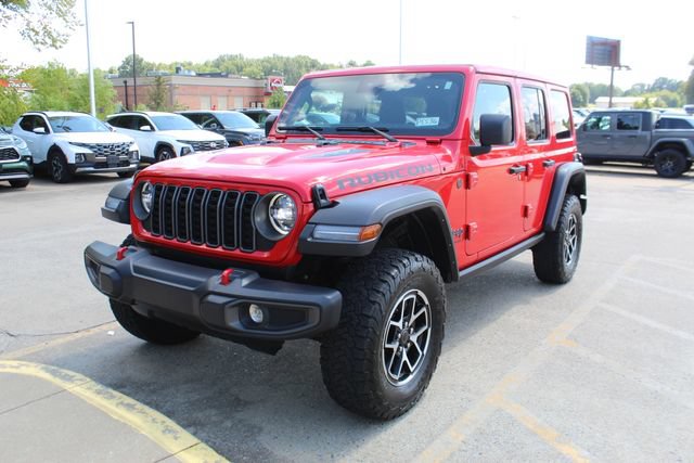 Used 2025 Jeep Wrangler Unlimited Rubicon w/ Convenience Group AWD/4WD image 1