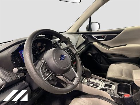 Used 2023 Subaru Forester Base image 9