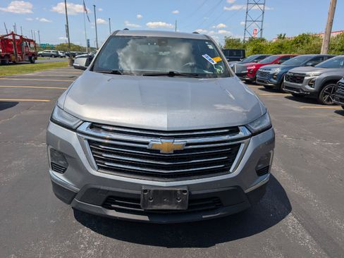 Used 2023 Chevrolet Traverse LT AWD/4WD image 2