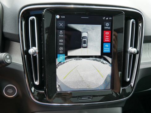 New 2026 Volvo XC40 B5 Plus w/ Protection Package Premier image 10