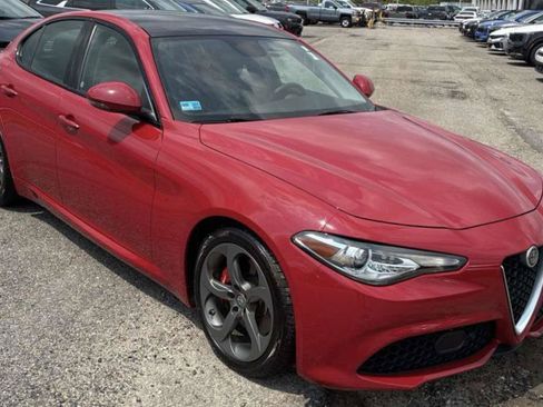 Used 2018 Alfa Romeo Giulia RWD image 1