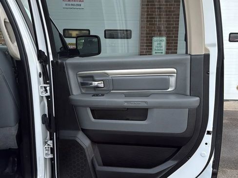 Used 2019 RAM 1500 Classic SLT RWD image 29