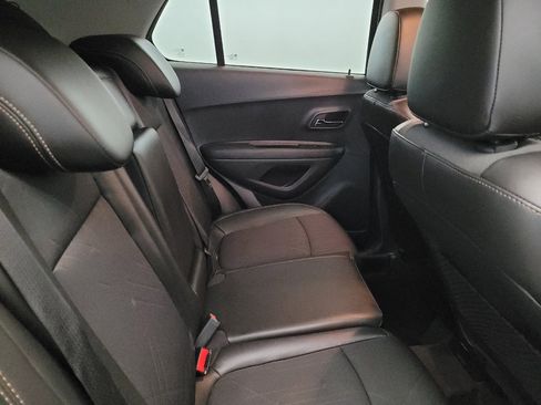 Used 2018 Chevrolet Trax LT w/ LT Convenience Package FWD image 19