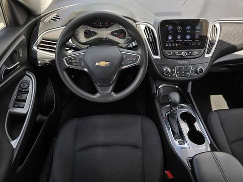 Used 2024 Chevrolet Malibu LT FWD image 11