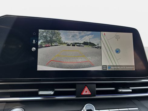 Used 2024 Hyundai Elantra SEL FWD image 23