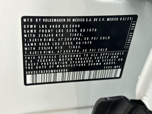 Used 2025 Volkswagen Taos SE AWD/4WD image 27