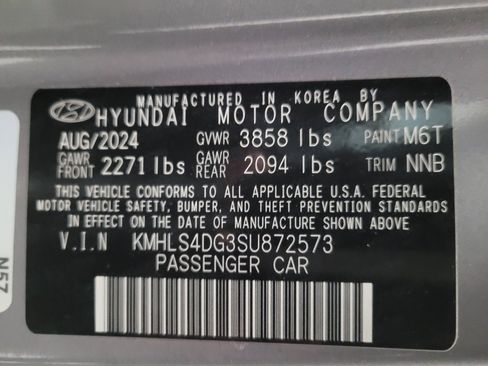 Used 2025 Hyundai Elantra SEL FWD image 33