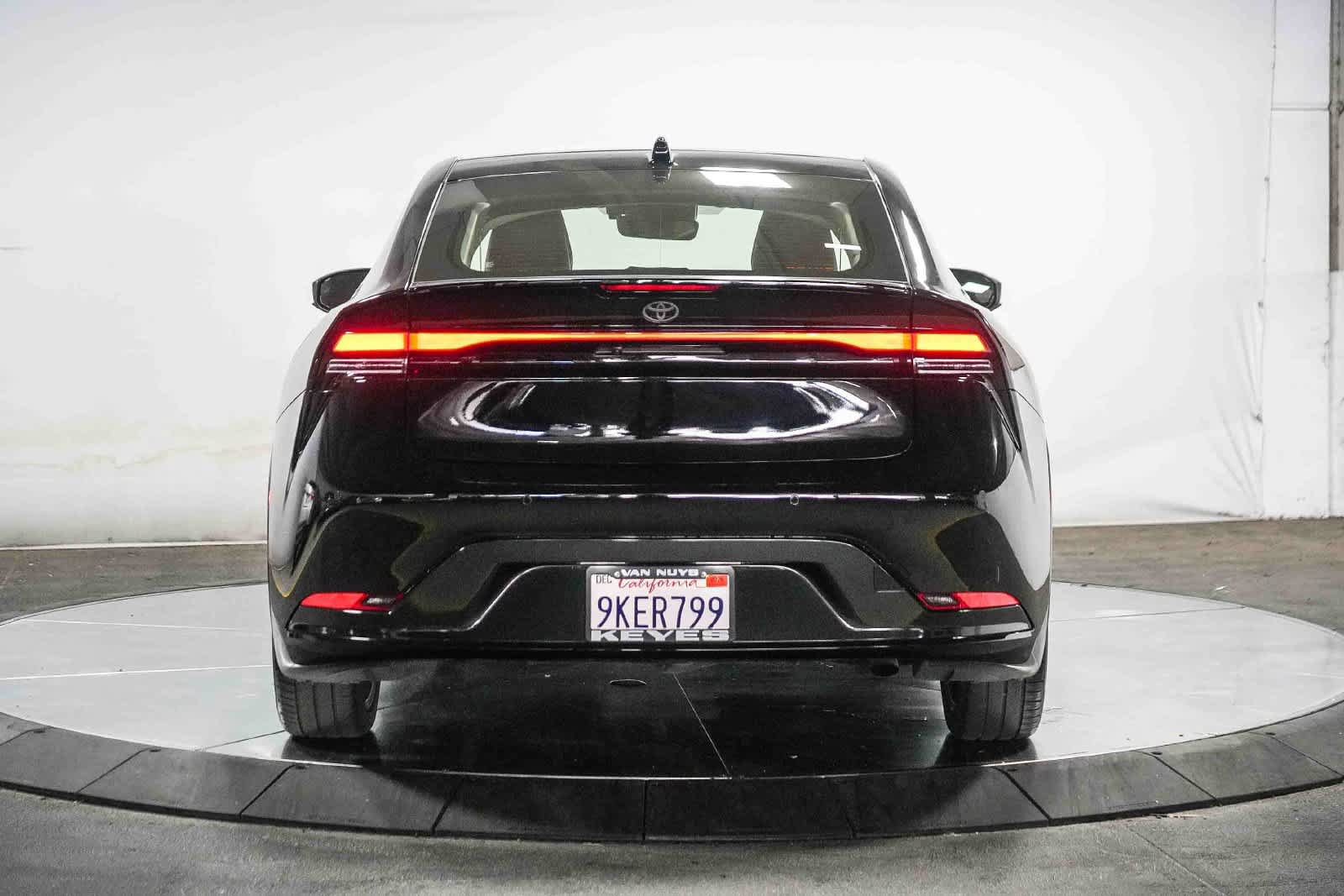 Certified 2024 Toyota Prius XLE FWD image 6