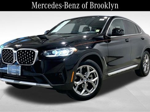 Used 2024 BMW X4 xDrive30i w/ Premium Package image 2