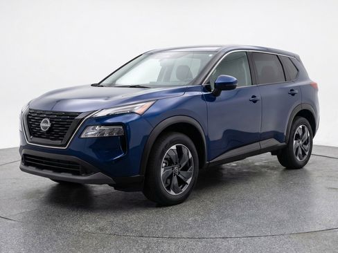 Used 2025 Nissan Rogue SV AWD/4WD image 3