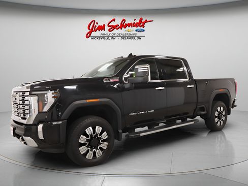 Used 2024 GMC Sierra 2500 Denali w/ Denali Reserve Package AWD/4WD image 2