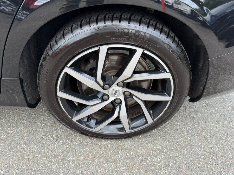 Used 2019 Volvo S60 T6 Momentum w/ Premium Package AWD/4WD image 12