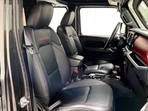 Used 2018 Jeep Wrangler Unlimited Rubicon AWD/4WD image 7