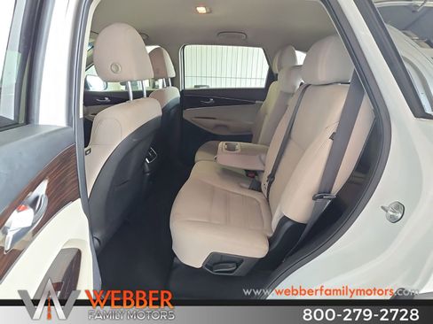 Used 2019 Kia Sorento AWD V6 image 12
