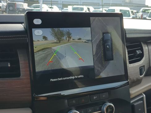 Used 2024 Ford Expedition Max Limited image 25