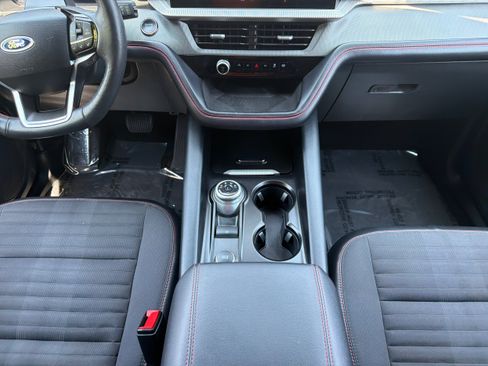 Used 2025 Ford Explorer ST-Line w/ ST-Line Street Pack AWD/4WD image 18