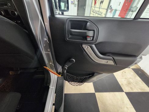 Used 2015 Jeep Wrangler Unlimited Sport w/ Connectivity Group image 19