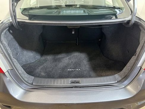 Used 2019 Nissan Sentra SL FWD image 11