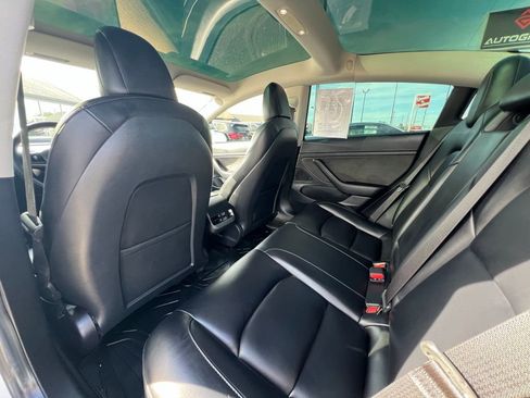 Used 2021 Tesla Model 3 Standard Range Plus image 18