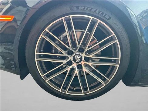 Used 2021 Porsche Panamera image 10