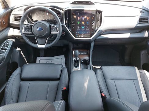 Used 2025 Subaru Ascent Touring AWD/4WD image 9