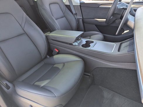 Used 2025 Tesla Model Y Long Range image 11