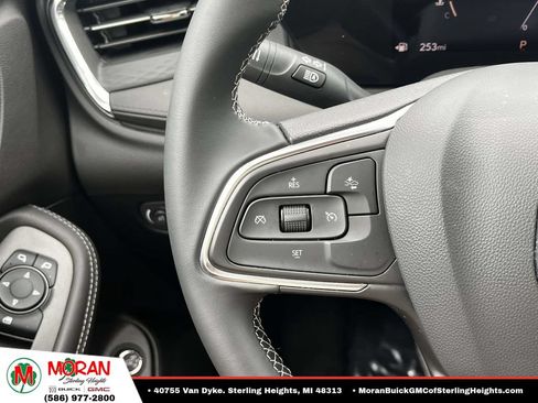 Certified 2025 Buick Encore GX Preferred FWD image 22