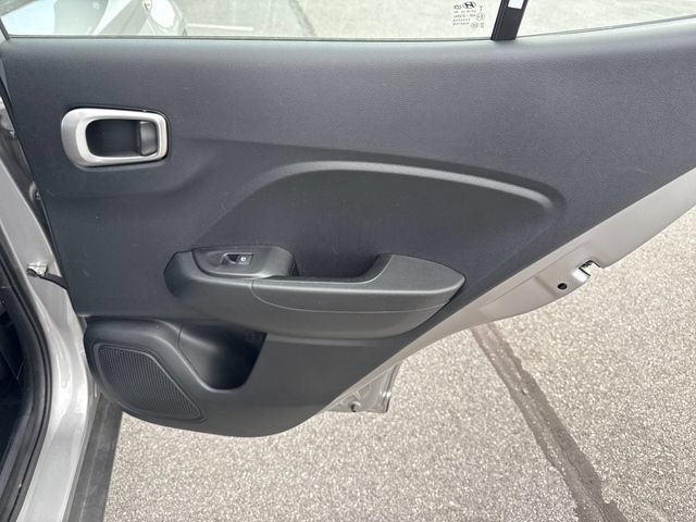 Used 2024 Hyundai Venue SEL FWD image 16