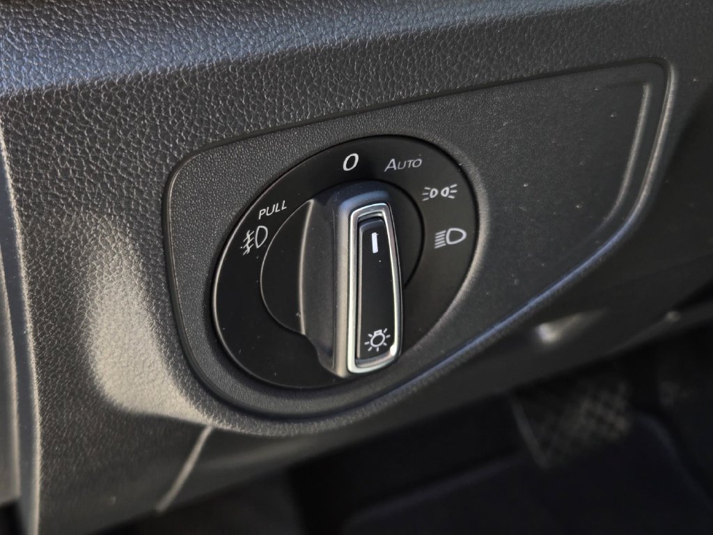 Used 2019 Volkswagen Atlas SE w/ Towing Package FWD image 19