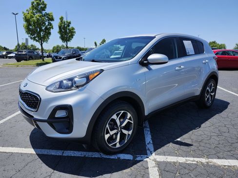 Used 2020 Kia Sportage LX AWD/4WD image 12