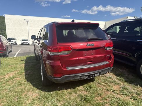 Used 2014 Jeep Grand Cherokee Laredo w/ 18" Wheel & 8.4" Radio Group RWD image 9