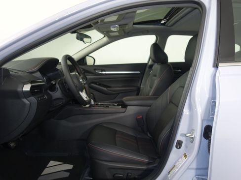 New 2025 Nissan Altima 2.5 SR w/ SR Premium Package image 4