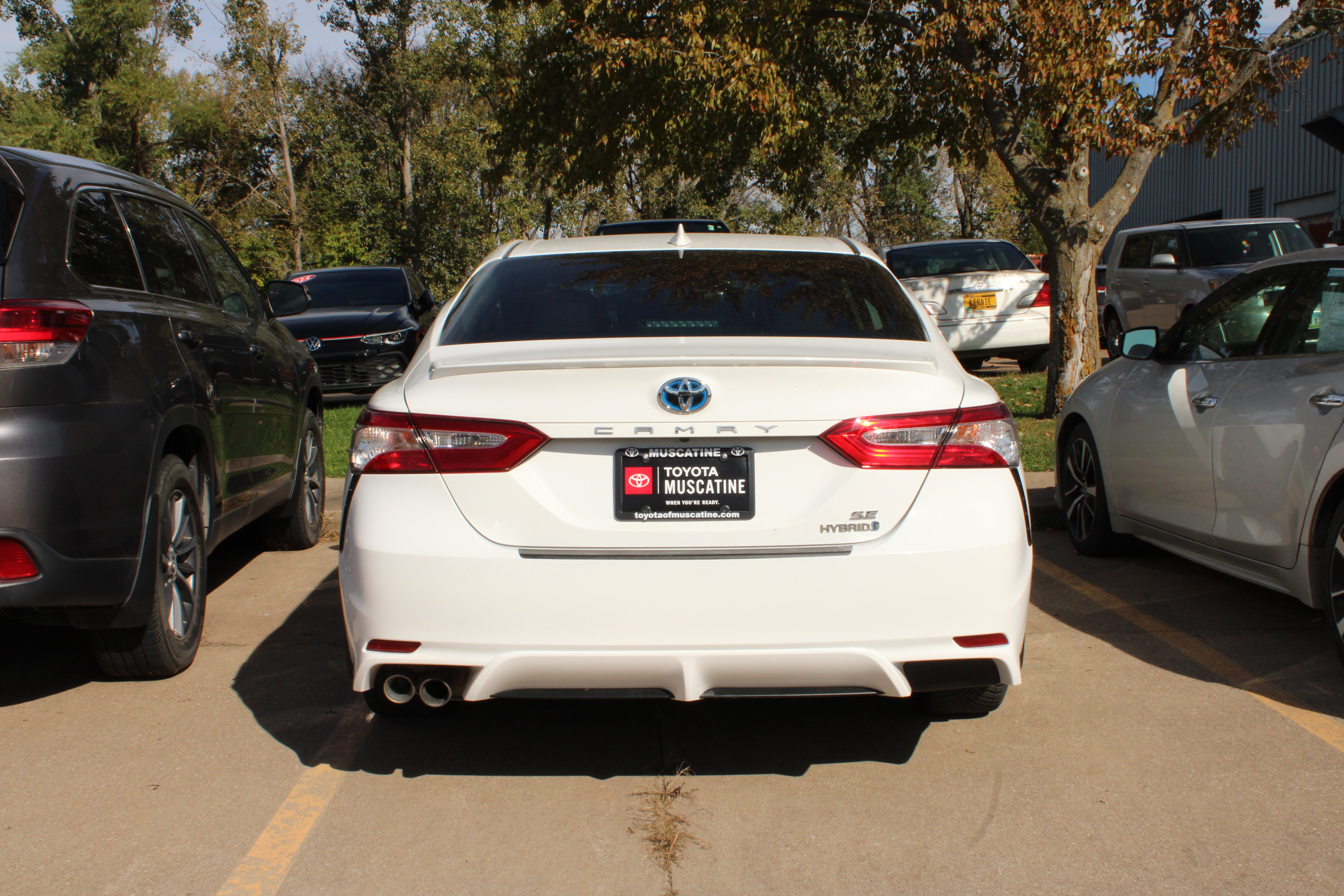 Used 2020 Toyota Camry SE FWD image 5