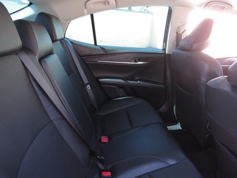 Used 2025 Toyota Camry XLE FWD image 11