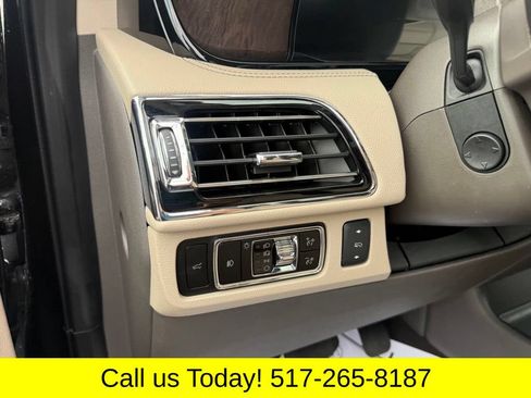 Used 2023 Lincoln Navigator Reserve AWD/4WD image 23