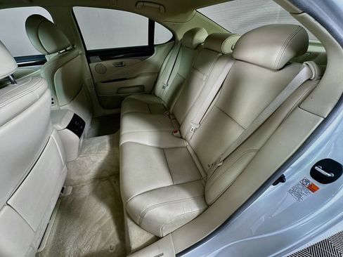 Used 2016 Lexus LS 460 w/ Comfort Package RWD image 25
