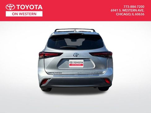 New 2025 Toyota Highlander Limited image 4