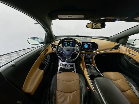 Used 2018 Chevrolet Volt Premier w/ Driver Confidence Package FWD image 26