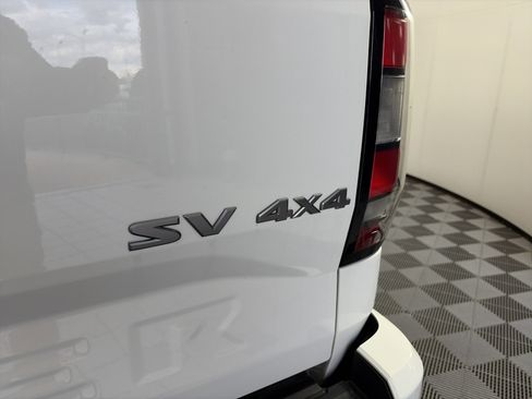 Used 2024 Nissan Frontier SV w/ Technology Package image 14