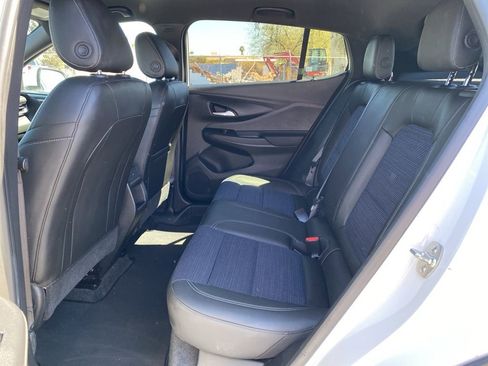 Used 2025 Buick Envista Preferred image 23