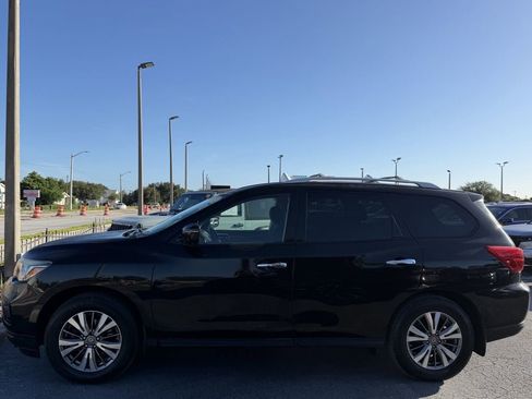 Used 2018 Nissan Pathfinder S FWD image 9