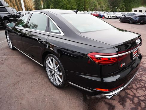 Used 2023 Audi S8 w/ S8 Comfort Plus Package AWD/4WD image 4