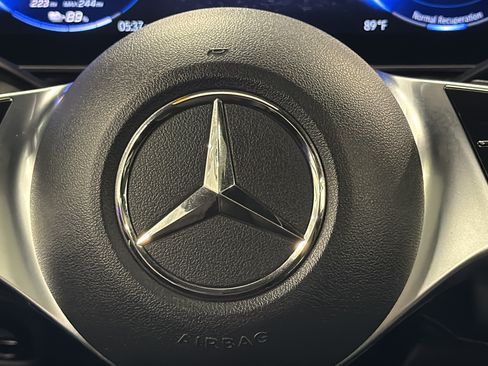 Used 2023 Mercedes-Benz EQE 500 4MATIC SUV image 27