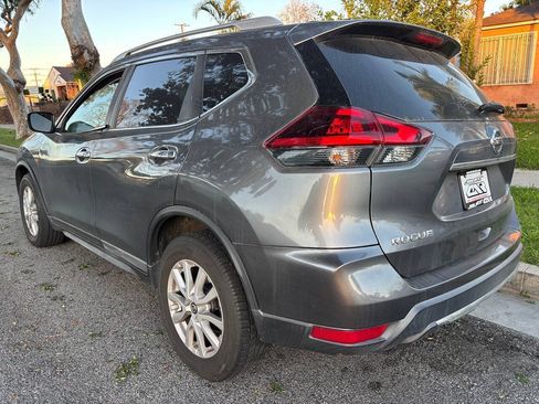 Used 2018 Nissan Rogue SV FWD image 4