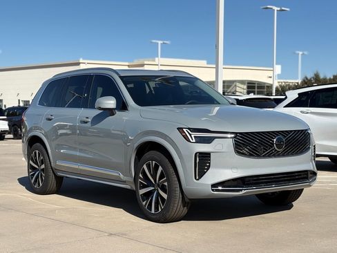 New 2026 Volvo XC90 B6 Plus w/ Protection Package Premier image 4