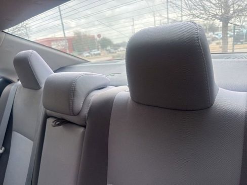 Used 2017 Toyota Corolla LE image 7