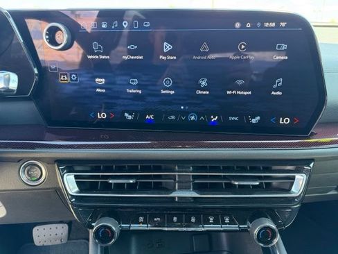 Used 2025 Chevrolet Traverse Z71 w/ Driver Confidence Package AWD/4WD image 21