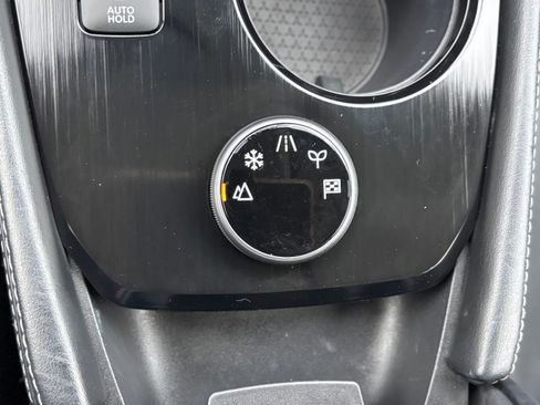 Used 2023 Nissan Rogue SL w/ SL Premium Package image 61