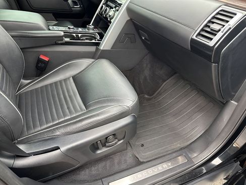 Used 2020 Land Rover Discovery HSE Luxury image 14