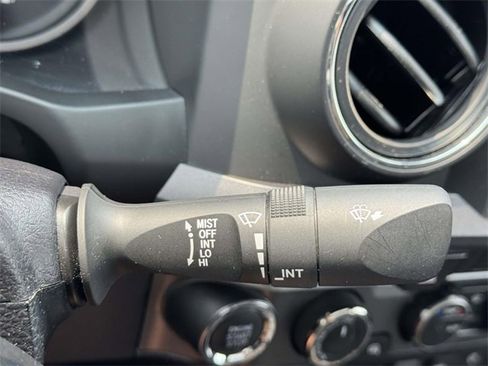 Used 2023 Toyota Tacoma TRD Off-Road image 23